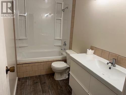 96 Merrick Place, Tumbler Ridge, BC - Indoor Photo Showing Bathroom