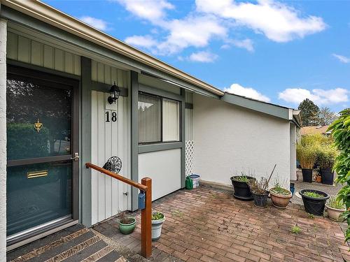 18-4140 Interurban Rd, Saanich, BC - Outdoor With Deck Patio Veranda With Exterior