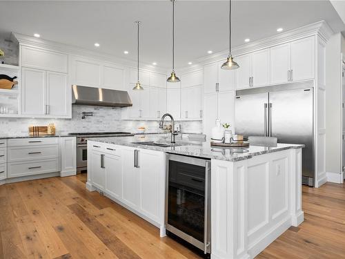 7144 Eby Rd, Lantzville, BC - Indoor Photo Showing Kitchen With Upgraded Kitchen