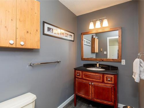3898 Uplands Dr, Nanaimo, BC - Indoor Photo Showing Bathroom