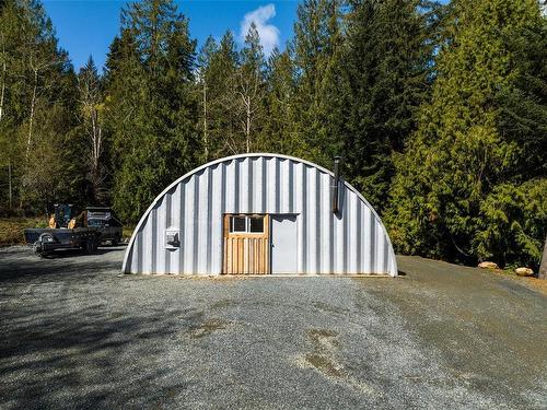 6916 Sellars Rd, Sooke, BC - Indoor Photo Showing Garage