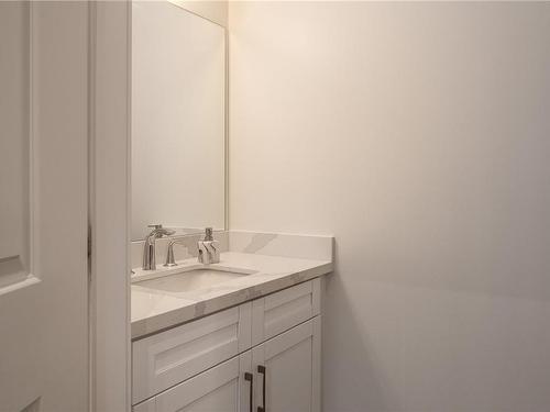115-5160 Hammond Bay Rd, Nanaimo, BC - Indoor Photo Showing Bathroom