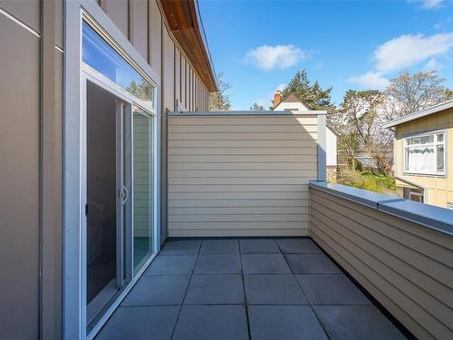 7-235 Island Hwy, View Royal, BC - Outdoor With Exterior
