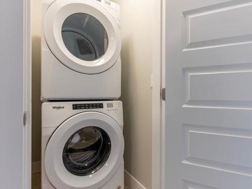 113-200 Grand Boulevard, Kamloops, BC - Indoor Photo Showing Laundry Room