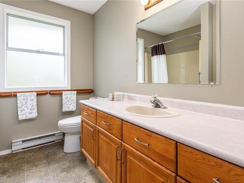 1630 Foxxwood Dr, Comox, BC - Indoor Photo Showing Bathroom