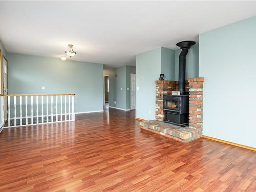 1630 Foxxwood Dr, Comox, BC - Indoor Photo Showing Living Room With Fireplace