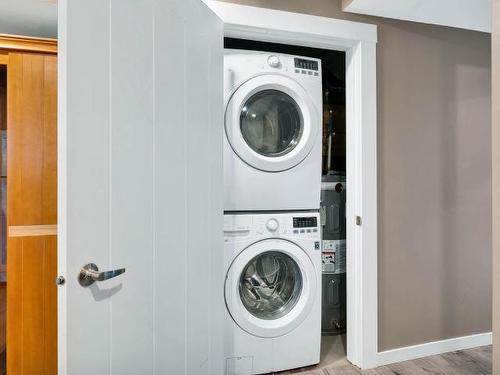 559 Mcgowan Ave, Kamloops, BC - Indoor Photo Showing Laundry Room