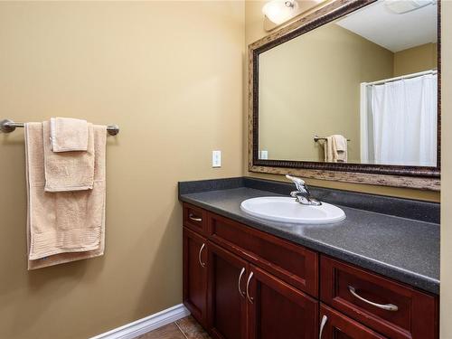 2856 Muir Rd, Courtenay, BC - Indoor Photo Showing Bathroom