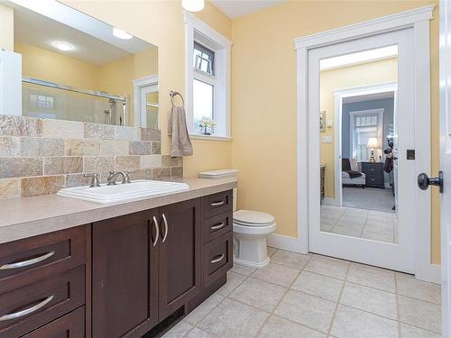 3438 Happy Valley Rd, Langford, BC - Indoor Photo Showing Bathroom