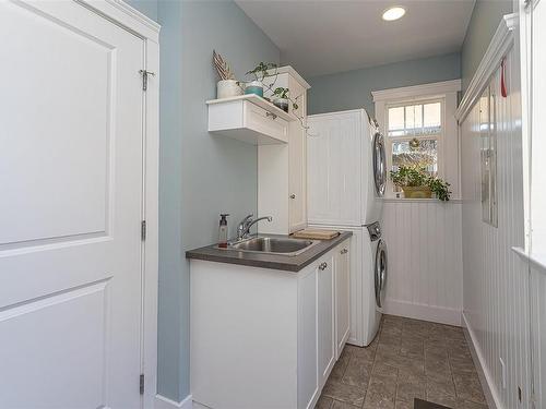 3438 Happy Valley Rd, Langford, BC - Indoor Photo Showing Laundry Room