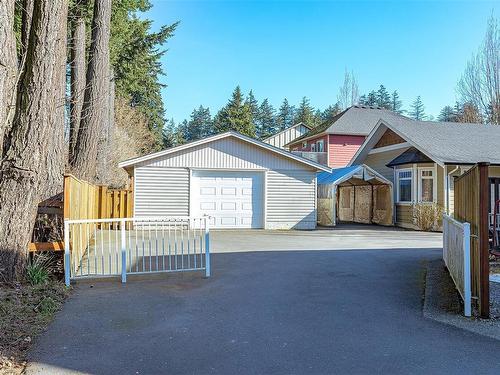 3438 Happy Valley Rd, Langford, BC - Outdoor