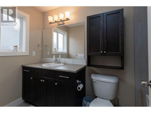 5113 Hallock Avenue, Terrace, BC - Indoor Photo Showing Bathroom