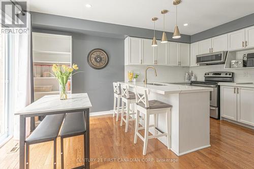 64 - 10 Rossmore Court, London, ON - Indoor Photo Showing Kitchen With Upgraded Kitchen