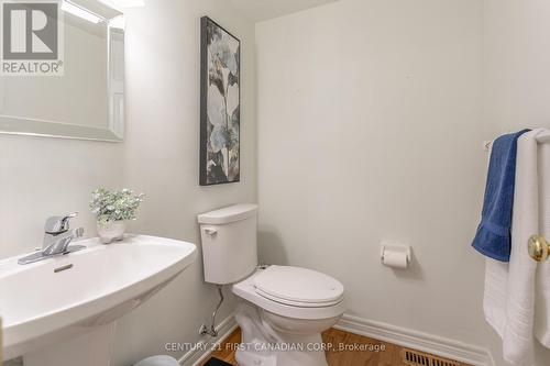 #64 -10 Rossmore Crt, London, ON - Indoor Photo Showing Bathroom