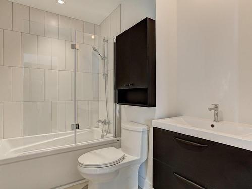 Salle de bains - 1024-7227 Boul. Newman, Montréal (Lasalle), QC - Indoor Photo Showing Bathroom