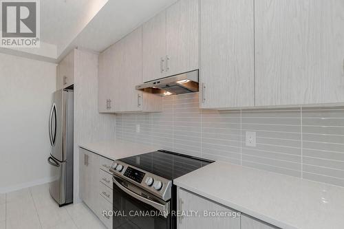 15 Molnar Crescent, Brantford, ON - Indoor Photo Showing Kitchen With Stainless Steel Kitchen With Upgraded Kitchen
