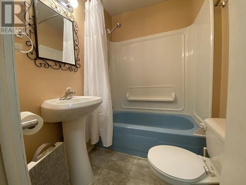 8520 97 Avenue, Fort St. John, BC - Indoor Photo Showing Bathroom