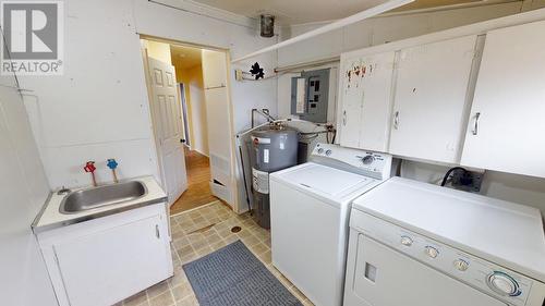 8520 97 Avenue, Fort St. John, BC - Indoor Photo Showing Laundry Room