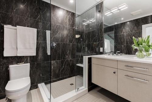 109 Kent Street, Hamilton, ON - Indoor Photo Showing Bathroom