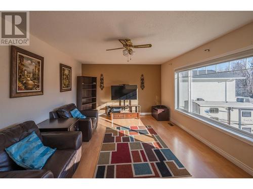 14415 Latimer Avenue, Summerland, BC - Indoor Photo Showing Living Room