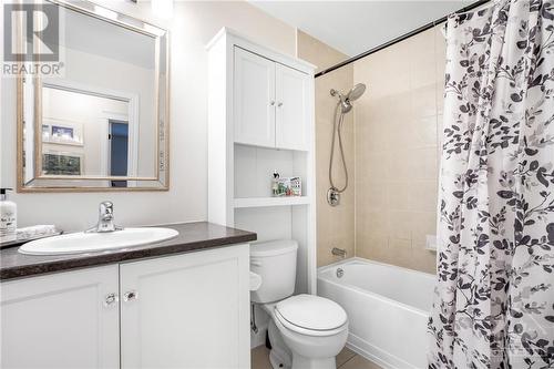 1486 Comfrey Crescent, Ottawa, ON - Indoor Photo Showing Bathroom