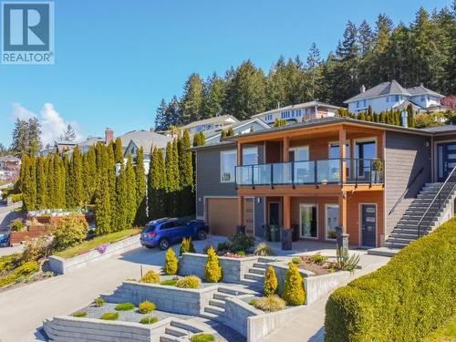 3806 Trail Place, Powell River, BC - Outdoor With Facade