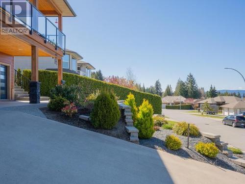 3806 Trail Place, Powell River, BC - Outdoor
