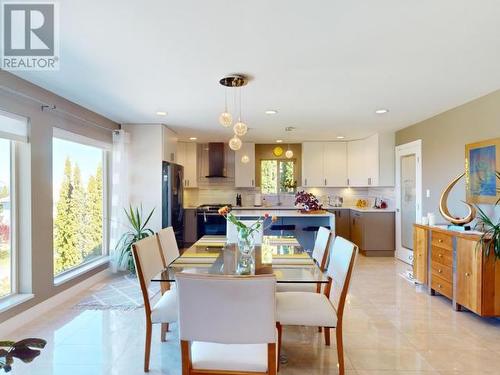 3806 Trail Place, Powell River, BC - Indoor Photo Showing Dining Room