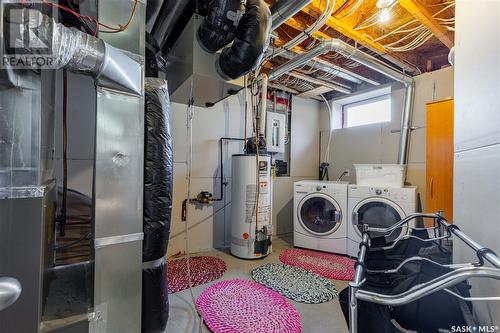 929 Brack Court, Martensville, SK - Indoor Photo Showing Laundry Room