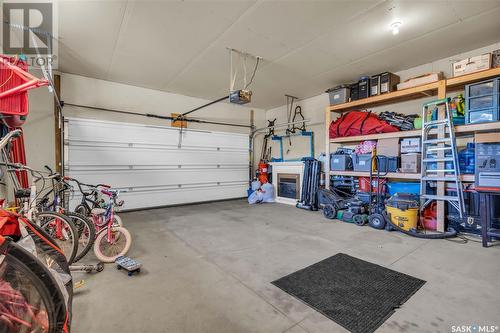 929 Brack Court, Martensville, SK - Indoor Photo Showing Garage