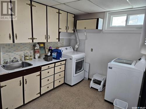 302 West 1St Street, Alida, SK - Indoor Photo Showing Laundry Room
