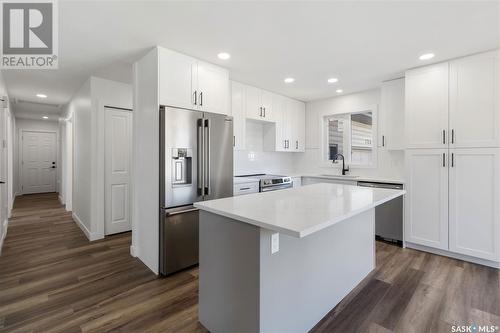 123 Stechishin Crescent, Saskatoon, SK - Indoor Photo Showing Kitchen With Upgraded Kitchen
