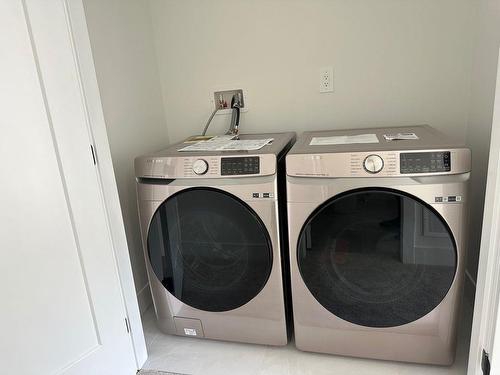 9 6138 128 Street, Surrey, BC - Indoor Photo Showing Laundry Room