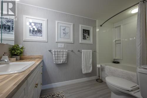 22 Abbott Street Unit# 104, Penticton, BC - Indoor Photo Showing Bathroom
