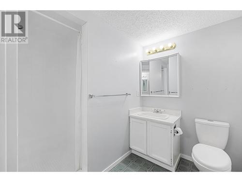 1685 Ufton Court Unit# 114, Kelowna, BC - Indoor Photo Showing Bathroom