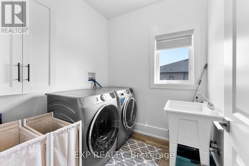 1084 Hansler Road, Welland, ON - Indoor Photo Showing Laundry Room
