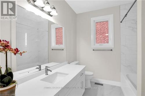 4 Bouw Place, Dutton/Dunwich, ON - Indoor Photo Showing Bathroom