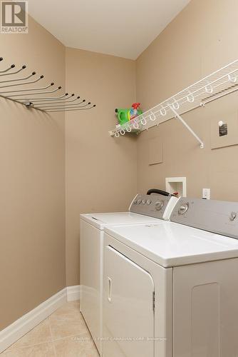 #707 -250 Pall Mall St, London, ON - Indoor Photo Showing Laundry Room