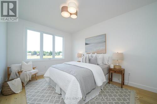 #55 -2 Coastal Cres, Lambton Shores, ON - Indoor Photo Showing Bedroom