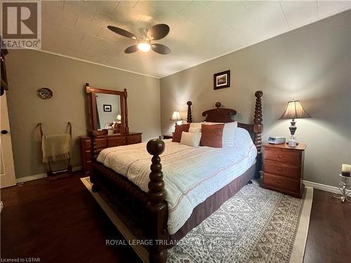 179 Warner Bay Rd, Northern Bruce Peninsula, ON - Indoor Photo Showing Bedroom