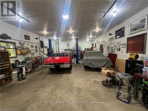 179 Warner Bay Rd, Northern Bruce Peninsula, ON - Indoor Photo Showing Garage