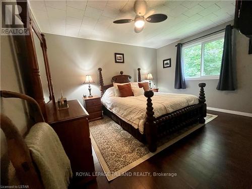 179 Warner Bay Road, Northern Bruce Peninsula, ON - Indoor Photo Showing Bedroom