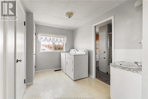 2401 Acadie Rd, Cap Pele, NB - Indoor Photo Showing Laundry Room