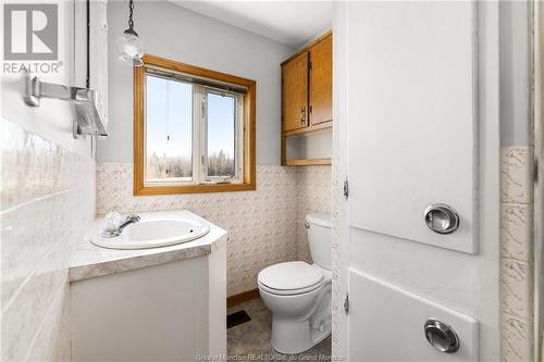 2401 Acadie Rd, Cap Pele, NB - Indoor Photo Showing Bathroom