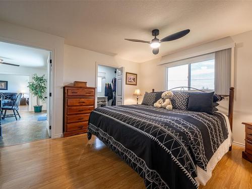 3173 Phillips Road, Vernon, BC - Indoor Photo Showing Bedroom