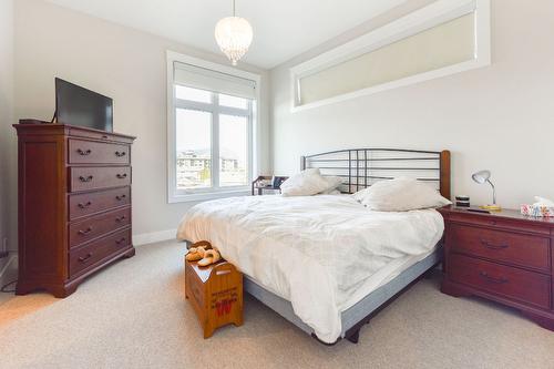 101-222 Lee Avenue, Penticton, BC - Indoor Photo Showing Bedroom