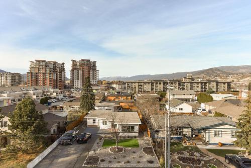 101-222 Lee Avenue, Penticton, BC - Outdoor With View