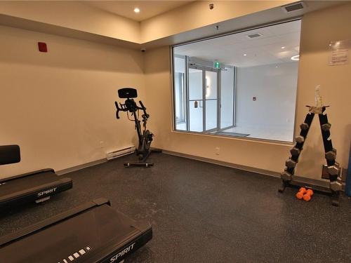 414-2555 Lakeshore Road, Vernon, BC - Indoor Photo Showing Gym Room