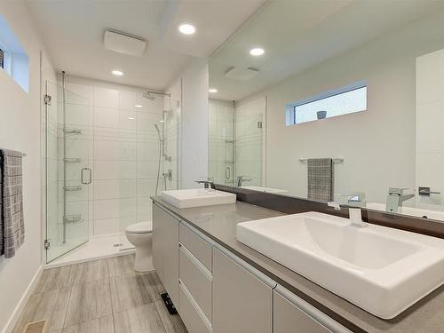 3704 Morningside Drive, West Kelowna, BC - Indoor Photo Showing Bathroom