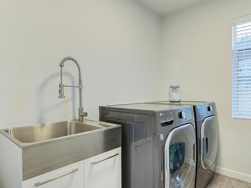 3704 Morningside Drive, West Kelowna, BC - Indoor Photo Showing Laundry Room